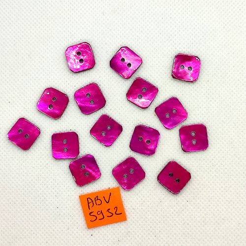 15 boutons en nacre violet - entre 12x12 et 13x13mm - abv5952