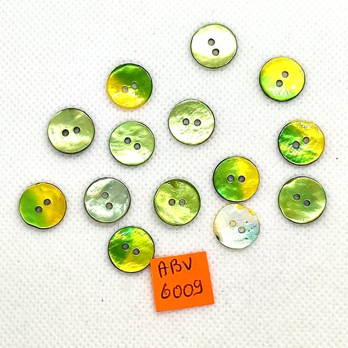 15 boutons en nacre vert- entre 12mm et 13mm - abv6009