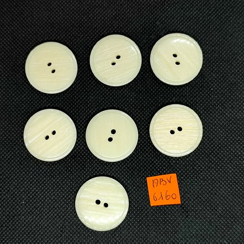 7 boutons en résine ivoire - 27mm - abv6160