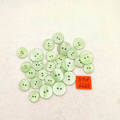 27 boutons en résine vert d'eau - 12mm - 11mm et 10mm - abv6669