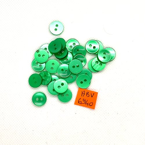 30 boutons en résine vert - 11mm - abv6940