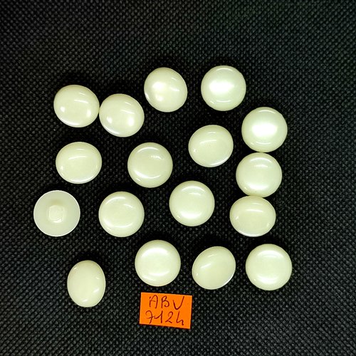 17 boutons en résine ivoire/crème - 15mm - abv7124