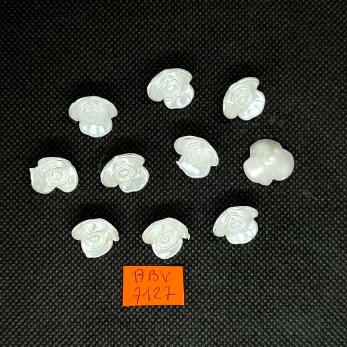 10 boutons en résine blanc - une fleur - 15mm - abv7127