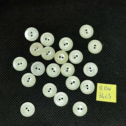 21 boutons en résine jaune très clair - 11mm - abv7413