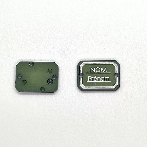 2 boutons en résine fantaisie gris/vert et blanc - nom prénom - 20x14mm - bri484