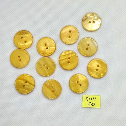 12 boutons en nacre jaune / orangé - 20mm - div764