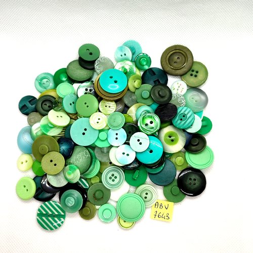 1 lot de 125 boutons en résine ton vert - taille diverse - abv7643