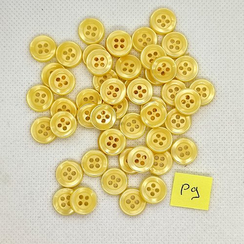 51 boutons en résine jaune - 11mm - p9