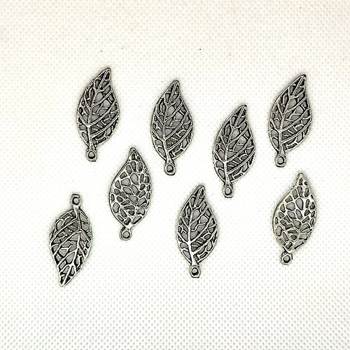 8 breloques / pendentifs en métal argenté - des feuilles - 33x15mm - 13