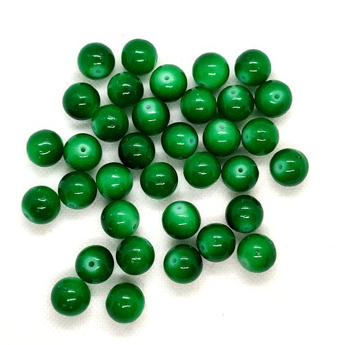 35 perles en verre vert - 14mm