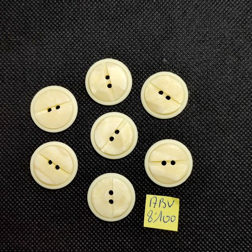 7 boutons en résine ivoire / jaune pale - 22mm - abv8100