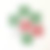 7 boutons en bois fantaisie - flocon de neige blanc rouge et vert  - 23mm - bri749-4