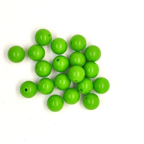 19 perles en résine vert - 13mm