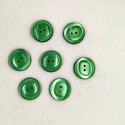 7 boutons en résine vert - 18mm - a22