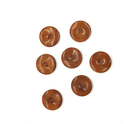7 boutons en résine marron - 20mm - a23