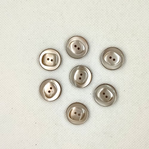 7 boutons en résine gris - 18mm - a29