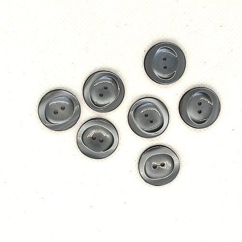 7 boutons en résine gris - 18mm - a35