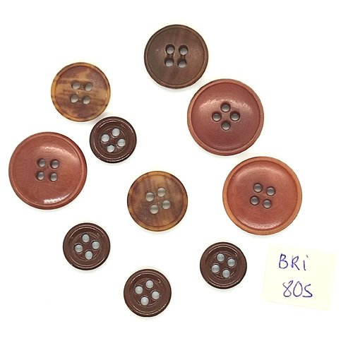 10 boutons en résine marron - entre 11mm et 19mm - bri805