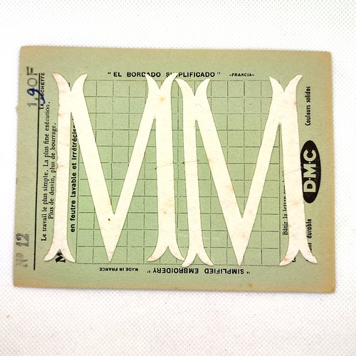 Monogramme à broder ancien - dmc - lettre m - 60x85mm