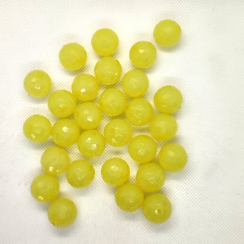 28 perles en résine jaune - 18mm