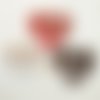 3 pendentifs en verre coeur noir rouge et blanc - 52x58mm