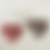3 pendentisf en verre coeur noir rouge et blanc - 52x58mm