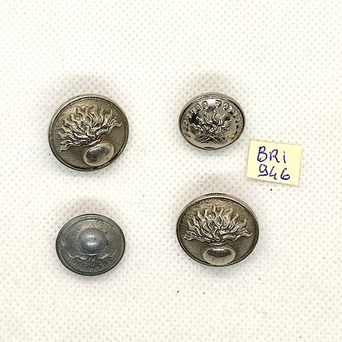 4 boutons en métal argenté et doré - 21mm et 18mm - bri946