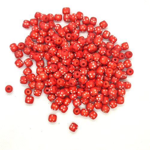 210 perles en résine rouge et blanc - 8mm