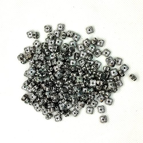 150 perles en résine argenté - 7x7mm