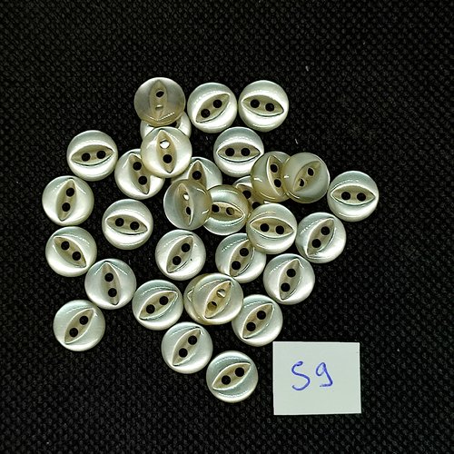 30 boutons vintage en résine beige - 10mm - tr59
