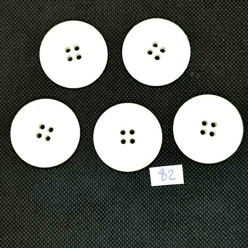 5 boutons vintage en résine blanc - 34mm - tr82
