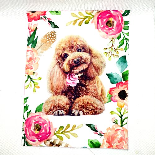 Coupon tissu un chien avec des fleurs rose - coton épais - 15x20cm