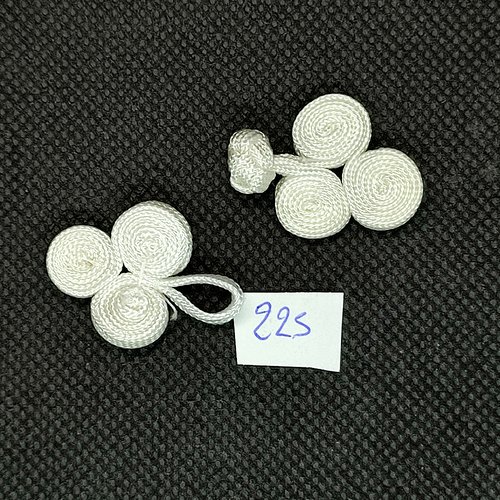 9 boutons brandebourg vintage en passementerie blanc - fermé 4,5cm- tr225