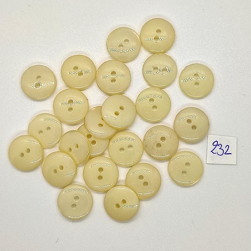 24 boutons vintage en résine jaune - 14mm - tr232