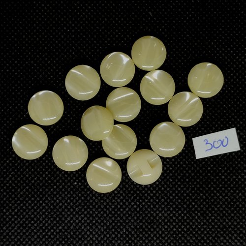 15 boutons en résine jaune pale / ivoire - vintage - 13mm - tr300