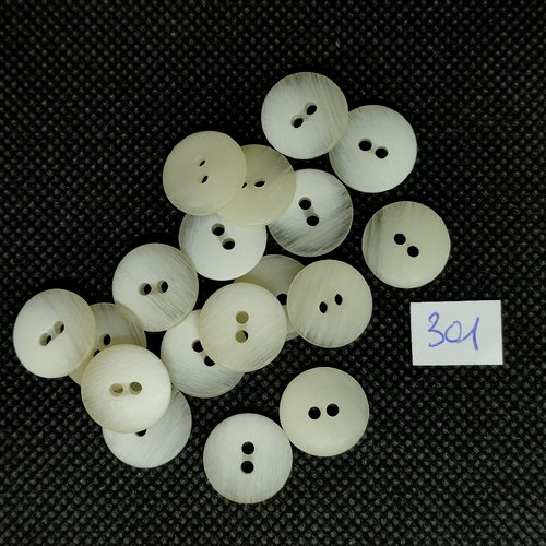 17 boutons en résine jaune pale / ivoire - vintage - 13mm - tr301