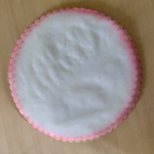 30 napperons en tulle blanc avec le tour rose - 23mm - tr
