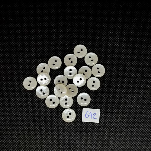 20 boutons en résine blanc cassé - vintage - 11mm - tr672