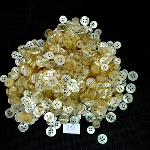 100gr de boutons en résine écru / ivoire - vintage - entre 9mm et 12mm - tr893