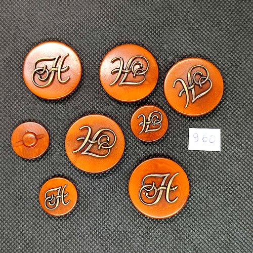 8 boutons en résine marron (caramel) et métal bronze - vintage - 28mm et 18mm - tr960