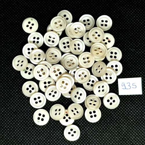 56 boutons en résine blanc cassé - vintage - 11mm - tr935