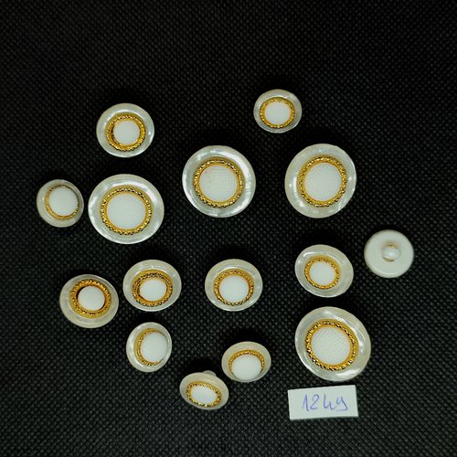 15 boutons en résine blanc doré et ivoire  - vintage - 22mm 17mm et 15mm - tr1249