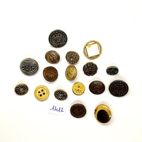 17 boutons en métal doré et argenté - vintage - taille diverse - tr1412