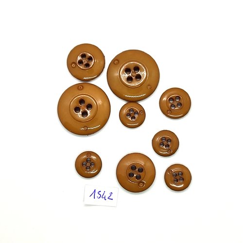 9 boutons en résine marron clair - vintage -  taille diverse - tr1542