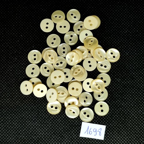 50 boutons en résine blanc cassé - vintage - 10mm - tr1698