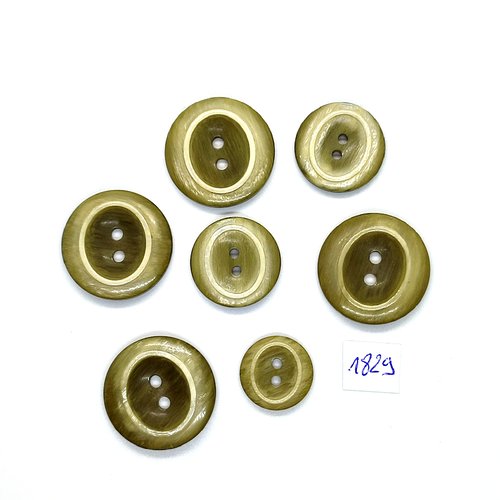 7 boutons en résine vert - vintage - 27mm - 22mm et 17mm - tr1829