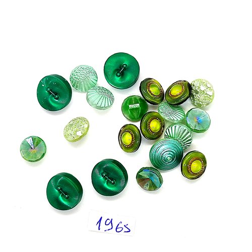 20 boutons en résine vert - vintage - taille diverse - tr1965