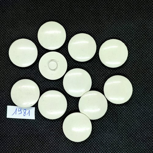 9 boutons en résine blanc - vintage - 20mm - tr1980