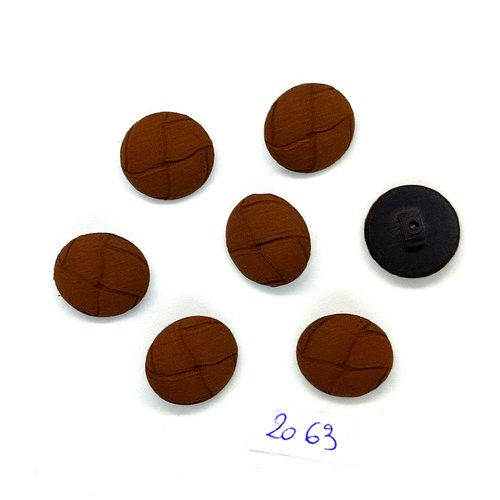 7 boutons en résine marron et noir dessous - 18mm - tr2063