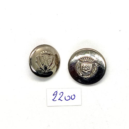 2 boutons en métal argenté ( blason) - 18mm et 20mm - tr2200